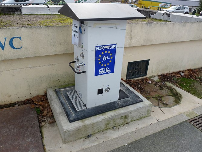 Aire d'accueil et de service - Le Montet