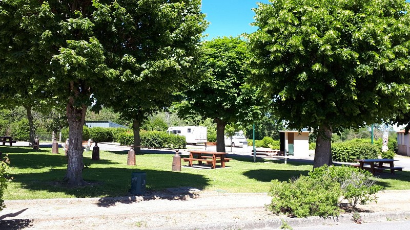 Aire d'accueil et de services - Cressanges