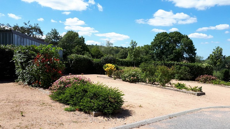 Aire d'accueil et de services - Cressanges