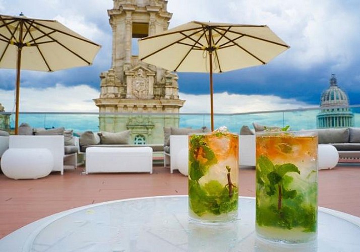 Tour guidé privé des restaurants et bars à cocktail de La Havane, à vélo électrique - 4h