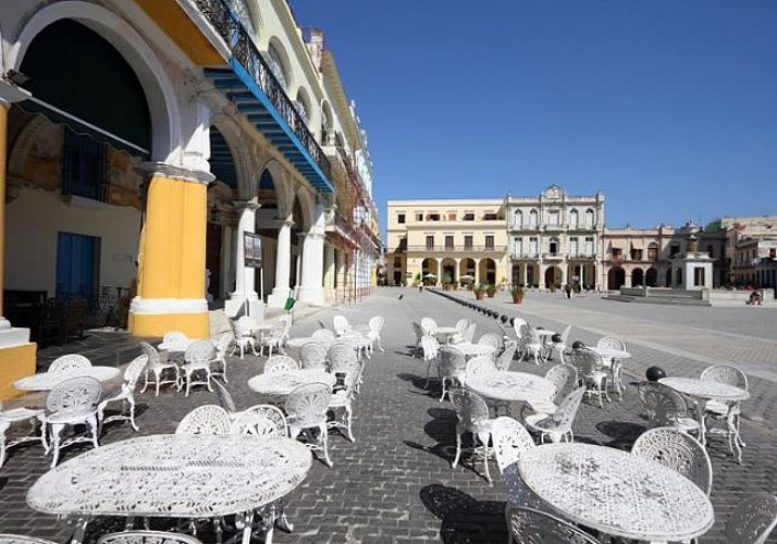 Tour guidé privé des restaurants et bars à cocktail de La Havane, à vélo électrique - 4h