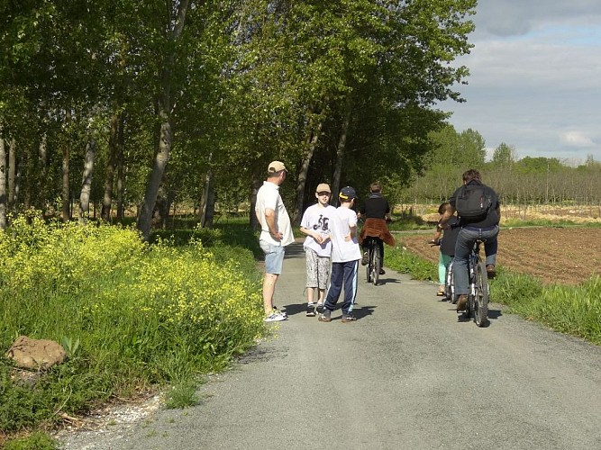 aire pique-nique et halte de repos vélo route voie verte sourzac (6)