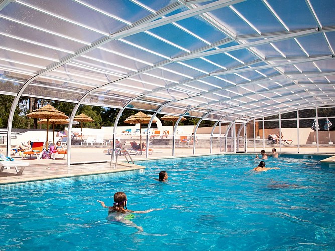 02-camping-le-boudigau-landes-piscine-couverte