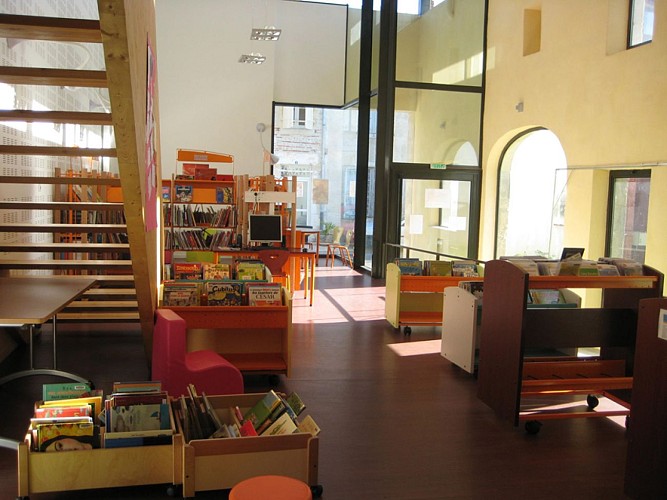 Médiathèque Grenade sur l'Adour (1)