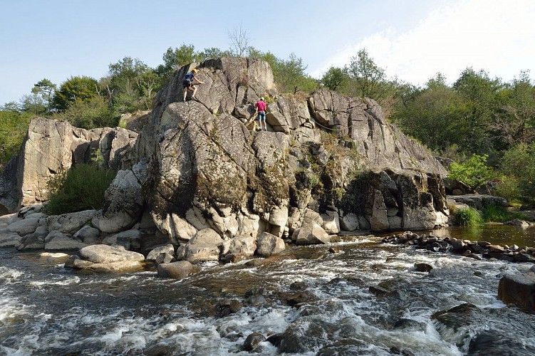 Escalade - CPA Lathus