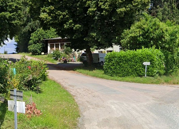 Miallet Auberge Les Bradoux extérieur ©AubergeLesBradoux (4)