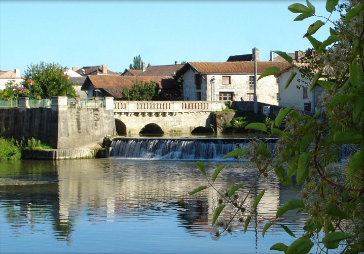 VUE VIEUX PONT CASCADE ALLEMANS