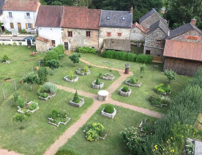 Jardin mediéval Le clos Saint-Pierre