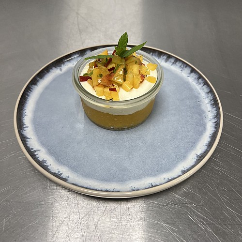 Mousse mascarpone nectarine