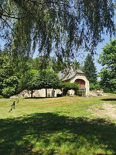 Notre maison vue de la fontaine_3