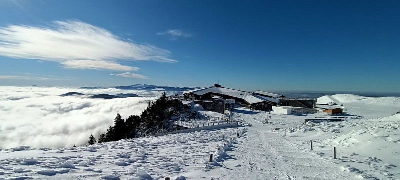 Grand Site de France area at the summit of Puy de Dôme