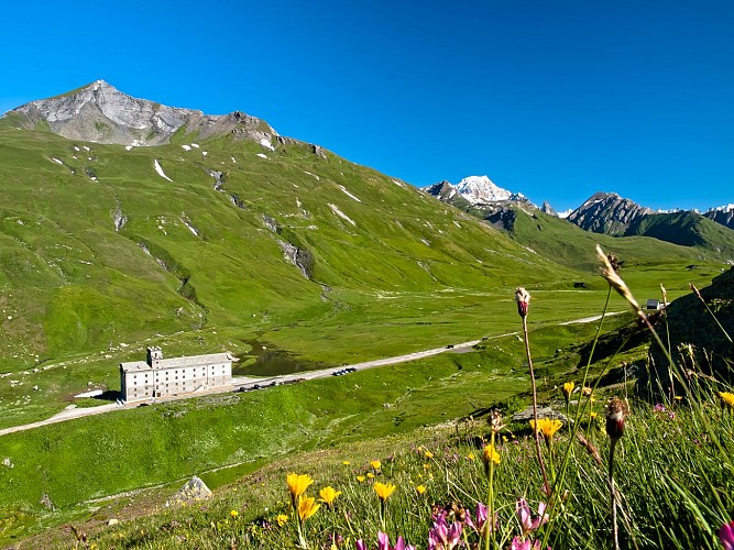 The "Hospice of Petit Saint-Bernard" (accomodation and catering)