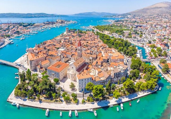 Excursion d'une journée en catamaran : Îles de Hvar, Brač et Pakleni - Déjeuner inclus - Au départ de Split et Trogir