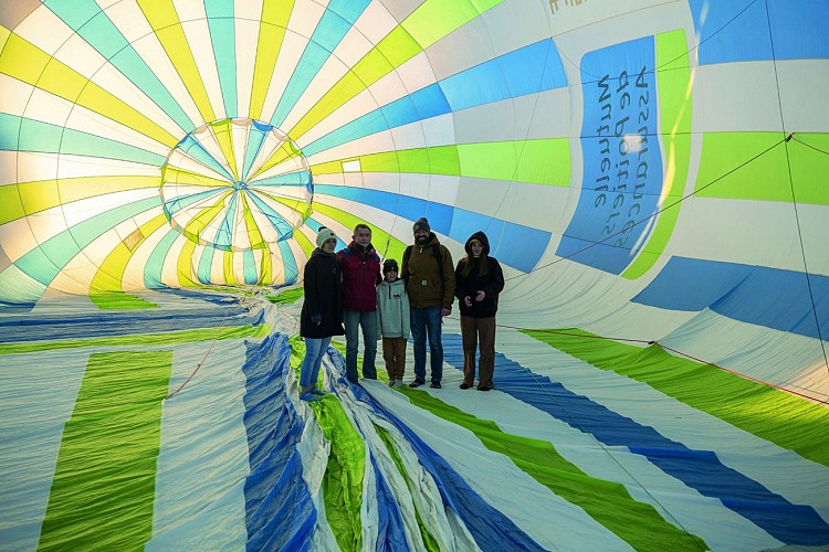 Vol__Sensation_en_Famille__Montgolfiere_Centre_Atlantique-Agence_Zebrelle_Thomas_JELINEK-3569