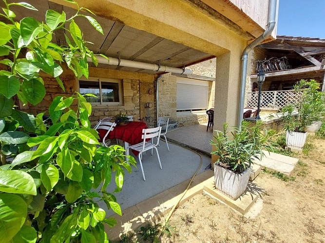 Naudissou avec piscine couverte à Sarlat
