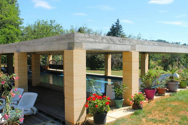 Naudissou avec piscine couverte à Sarlat