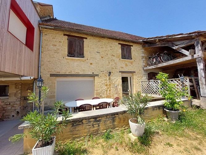 Naudissou avec piscine couverte à Sarlat