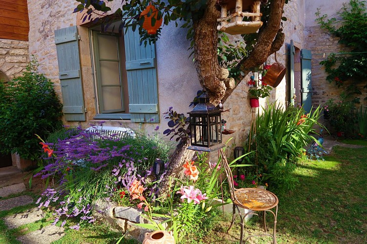 Bell Accueil Cluny Côté Jardin