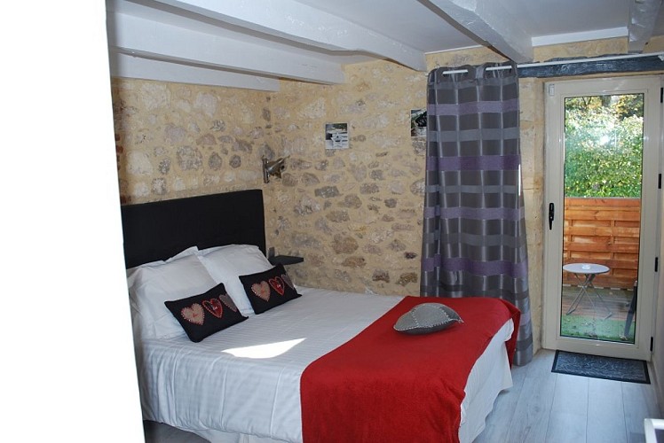 CHO_Campagne_Le Moulin du Porteil_Chambre kiss_mars 2023©Nathalie Chappuis