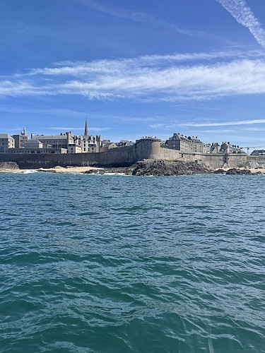 Marin Malouin, Promenade en mer à Saint-Malo