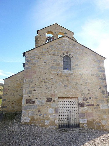 La iglesia Sainte-Claire en Saint-Hérent