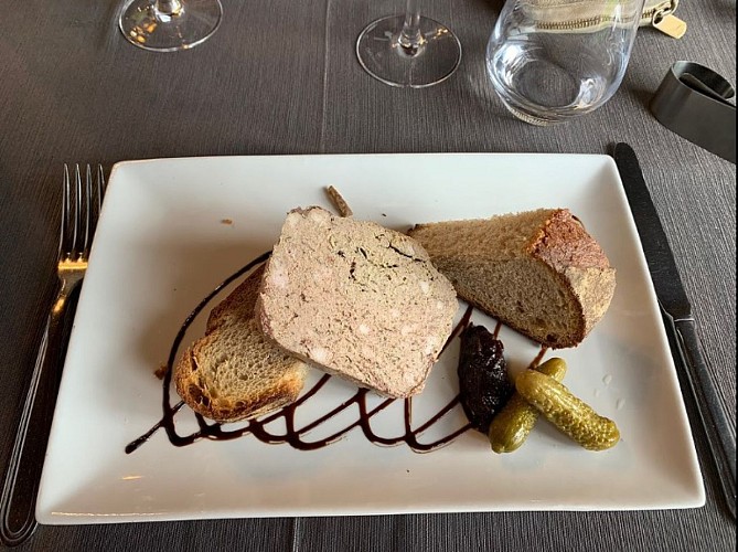 RESTAURANT AUBERGE DU MONT MERCURE