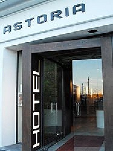 OLDEGAR Hôtel-Bar-Musique