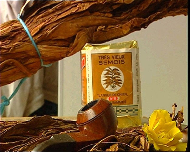 Tabac Martin à Bohan et pipe, photo Cape JM Nicolas