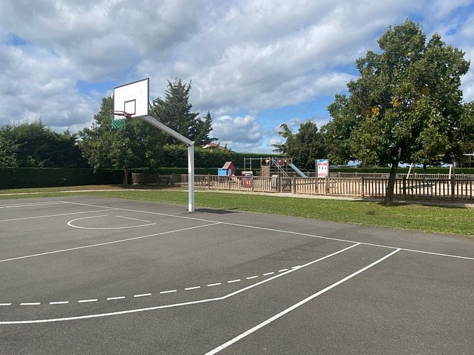 Aire de pique-nique - Parc de loisirs