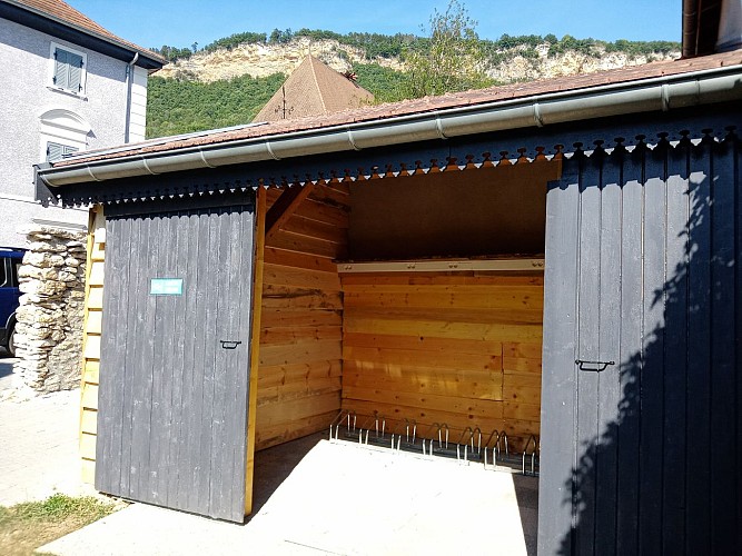 Zwei Schritte vom Rhéby entfernt