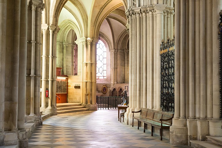 Caen__abbaye_aux_Hommes-Caen_la_mer_Tourisme___Pauline___Mehdi_-_Photographie-46620-1200px