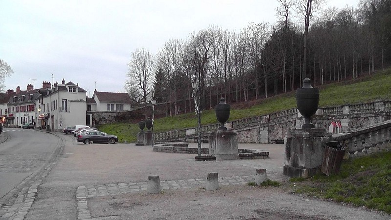 Aire de stationnement du Château de Dampierre