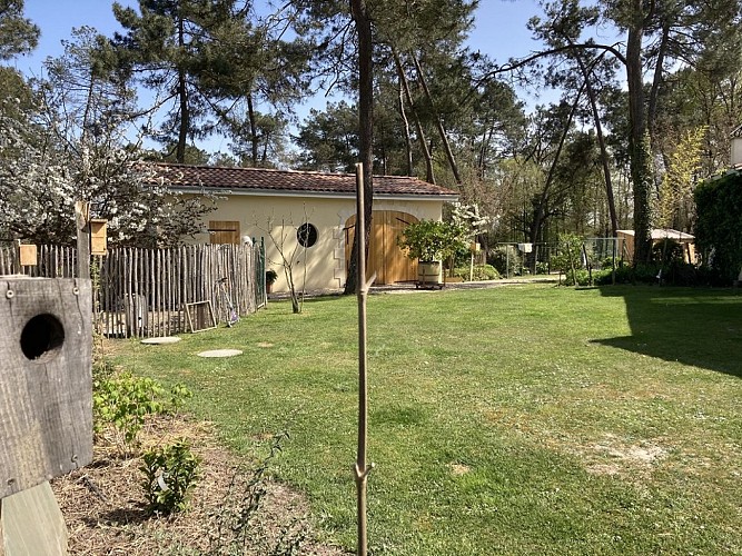 Vin-Expérience-Villefranche-de-lonchat-chai-extérieur