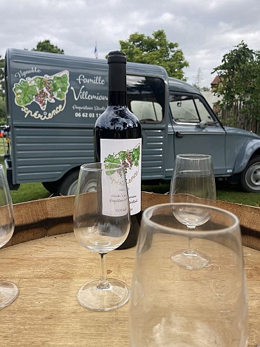 Vin-Expérience-Villefranche-de-lonchat-bouteilles-voiture