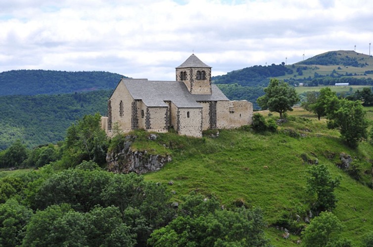 Eglise perchée à Dauzat-sur-Vodable
