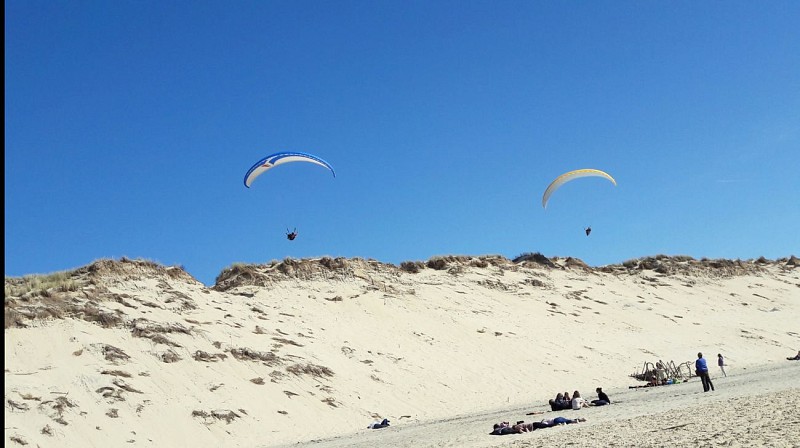 Parapente-Carcans-Plage----Mdoc-Atlantique-ConvertImage
