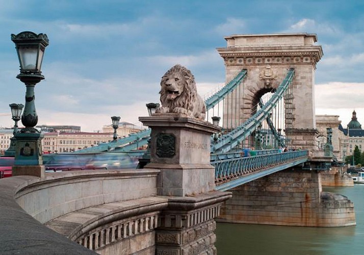 Multi-stop panoramic bus tour of Budapest - 1, 2 or 3 day pass