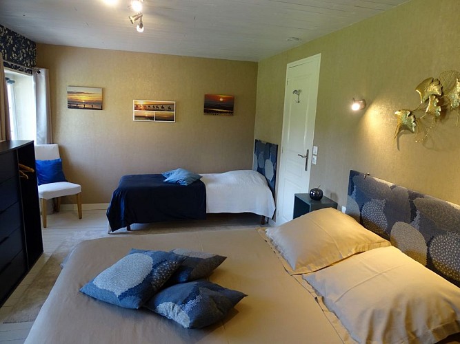 Chambre triple - La Maison de Gabriel - chambres d'hôtes à Bréville-les-monts