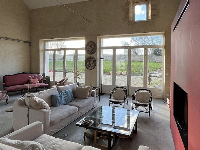 les-granges-pelloquin-salon