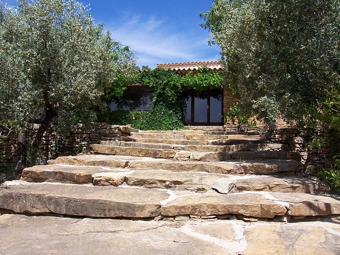 Wunderschönes Bastide mit sichtbaren Steinen