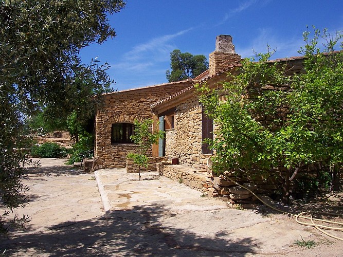 Wunderschönes Bastide mit sichtbaren Steinen