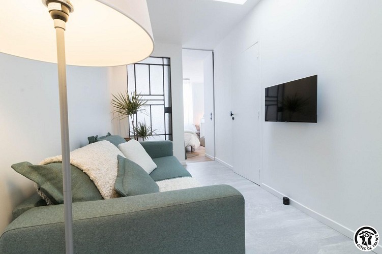 ELÉGANT APPARTEMENT URBAIN AVEC PARKING : EXPLOREZ LA VILLE À PIED!