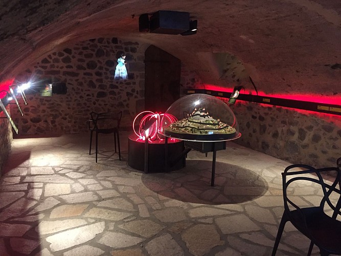 Scénographie sur le village d'Usson