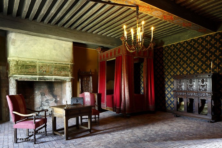 Château de Villeneuve-Lembron