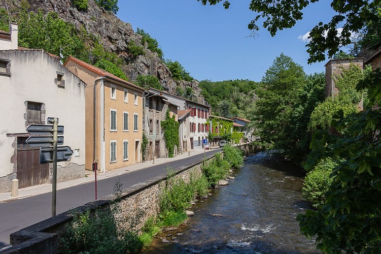 The village of Saint-Floret