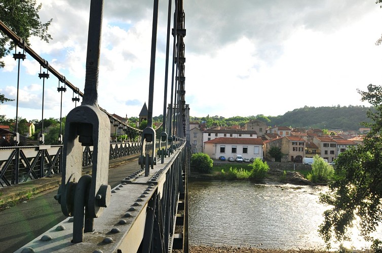 Pont suspendu de Coudes