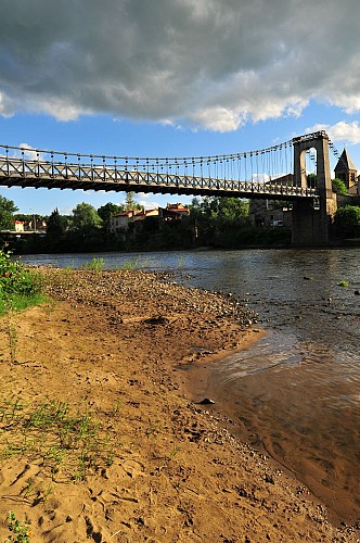 Pont suspendu de Coudes