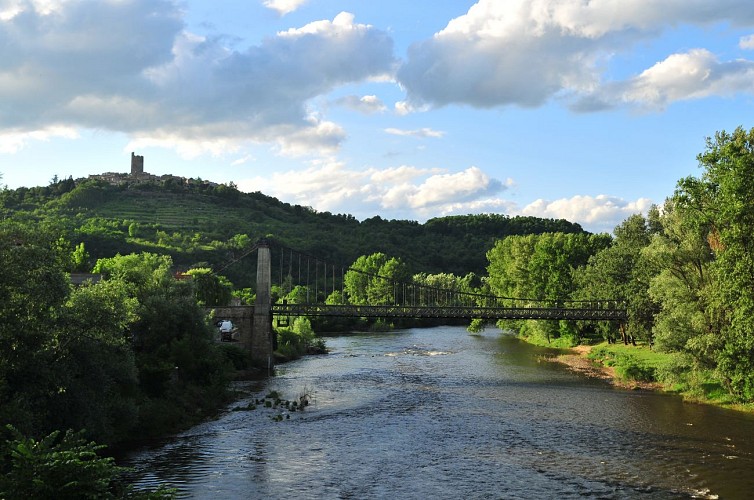 Pont suspendu de Coudes