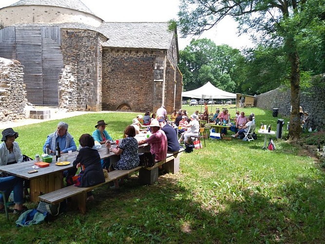 The Abbey Of Megemont - Clunisian Site