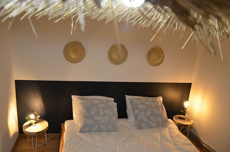 Terres de Meuse - Gîte - grande chambre - lit